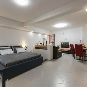 Mirakul , Zadar Croatia