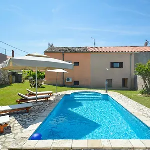 https://haus-laura-470s.in-istria.net